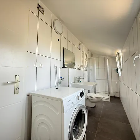 Zwischen Koeln Und Bonn 6 Personen *